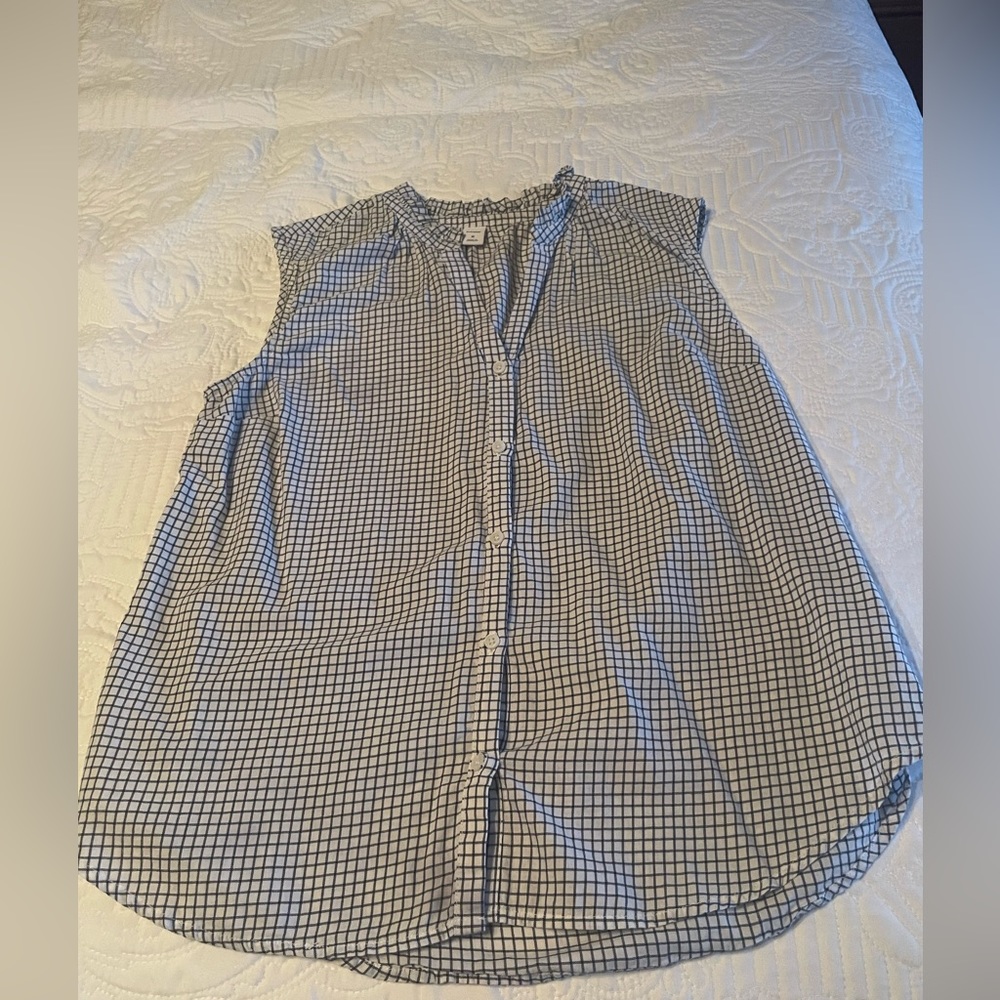 Old Navy Women’s Button Down Shirt